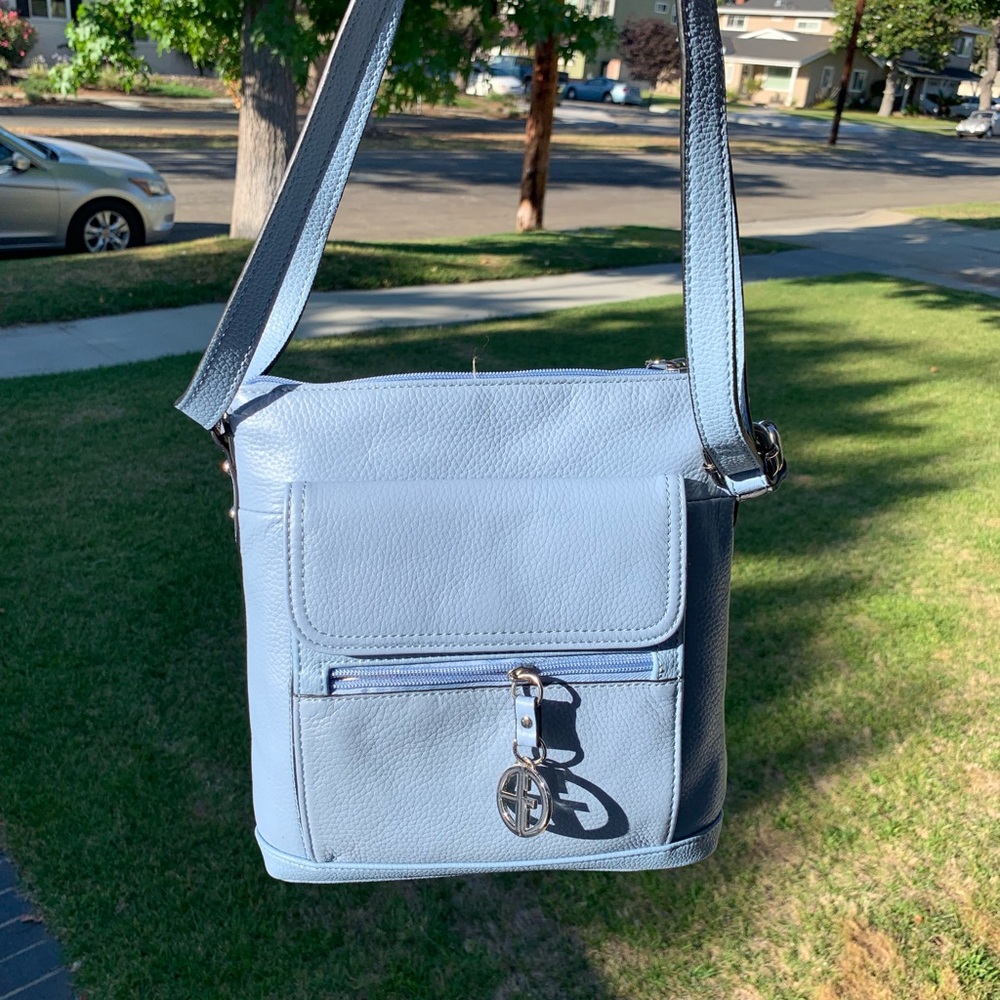 Light blue crossbody gianni bernini purse